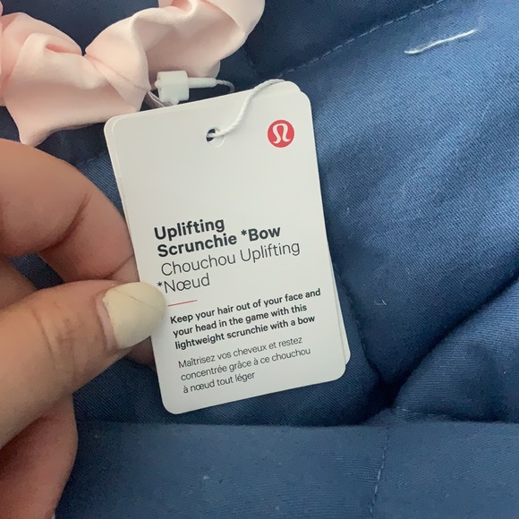 Lululemon scrunchie - Picture 3 of 3